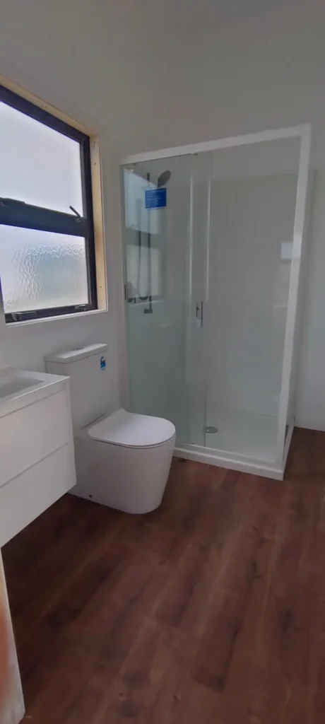 Affordable and stylish bathroom design by Bathroom Renovations Kapiti